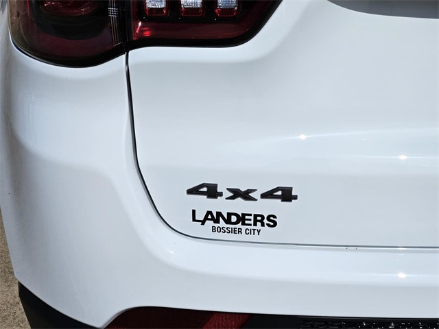 2025 Jeep Compass North Edition Latitude photo 4