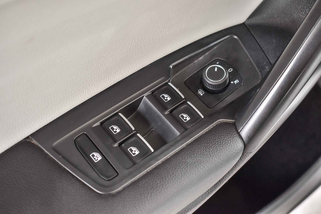2021 Volkswagen Tiguan SE photo 17