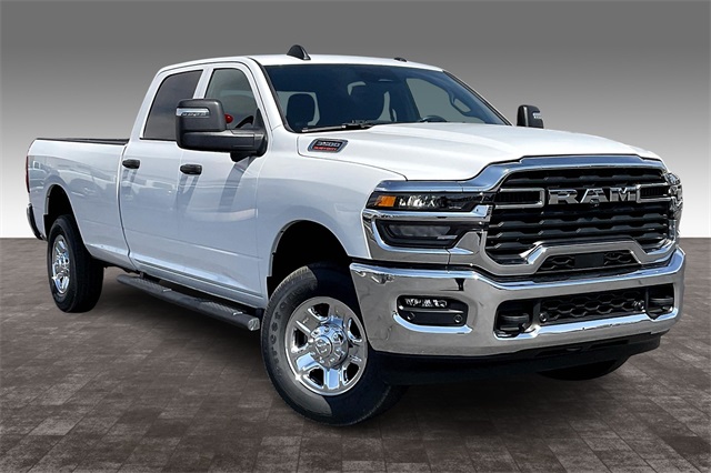 2025 Ram 3500 Tradesman photo 2