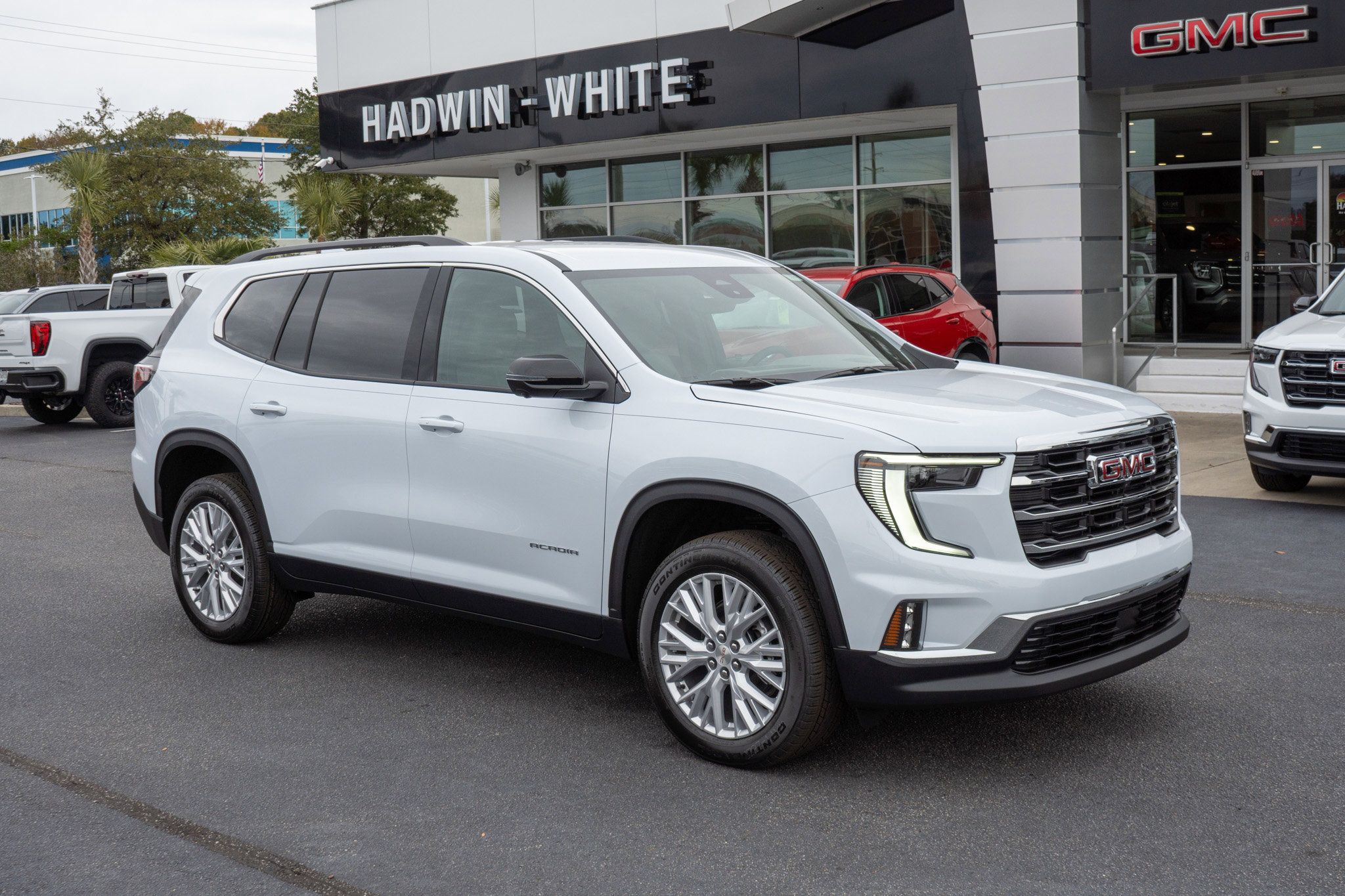 2026 GMC Acadia Elevation's photo