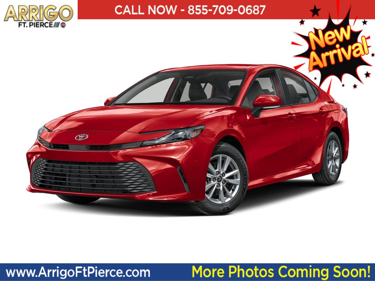 2025 Toyota Camry SE's photo