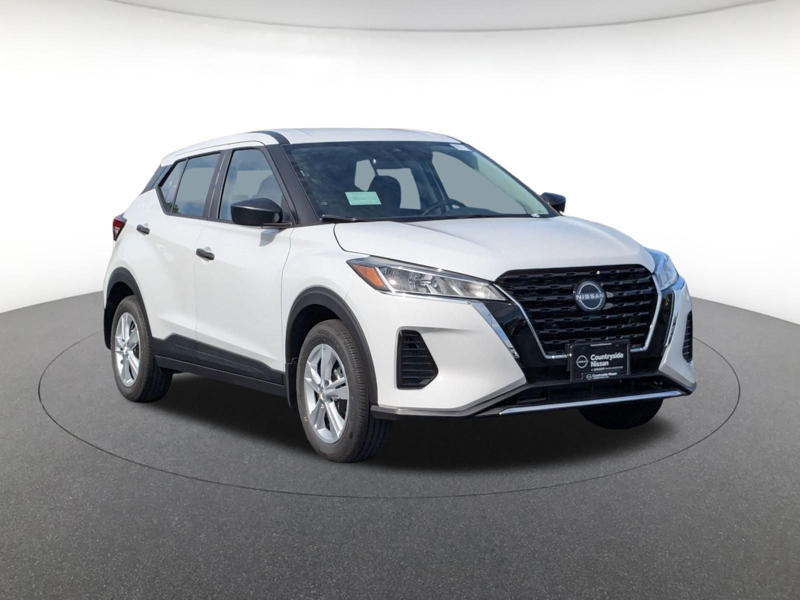 2025 Nissan Kicks Play S photo 3