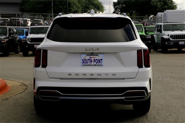 2022 Kia Sorento S photo 5