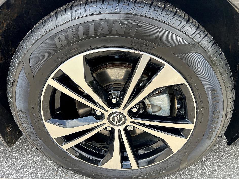 2023 Nissan Sentra SV photo 11