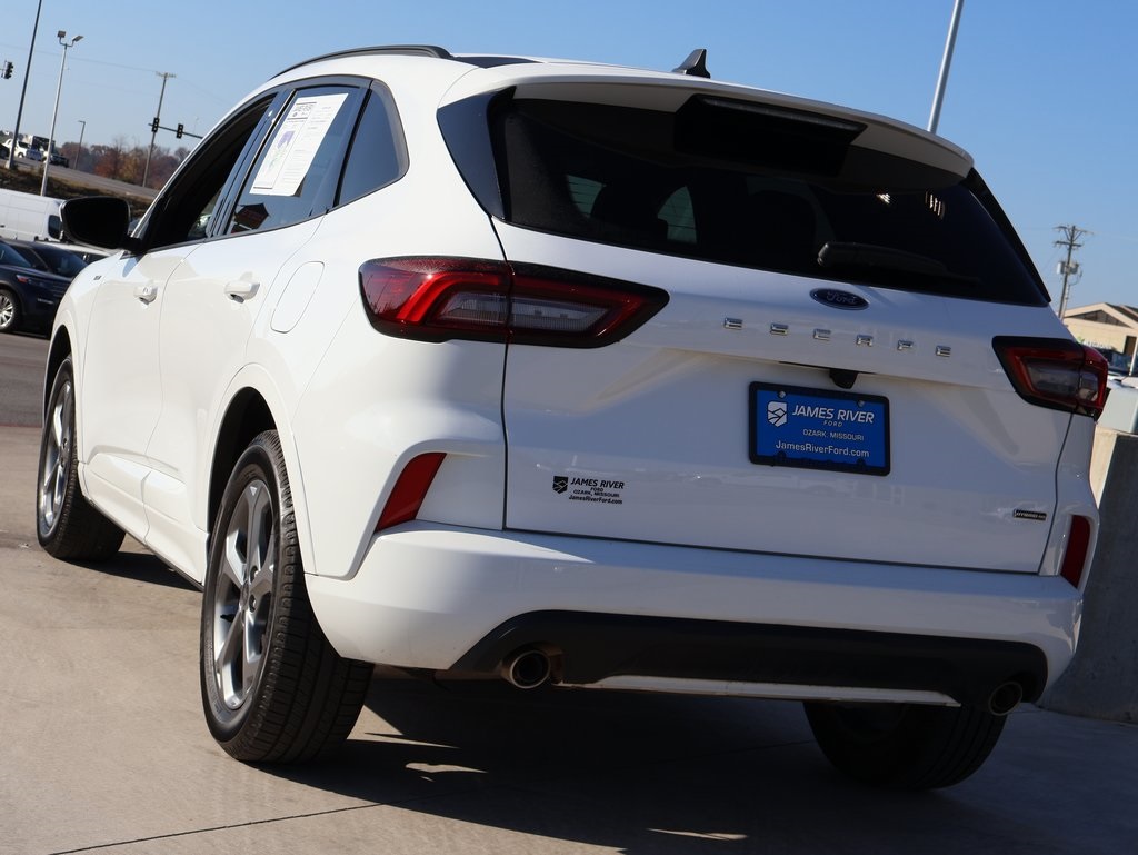 2023 Ford Escape ST-Line Select photo 3