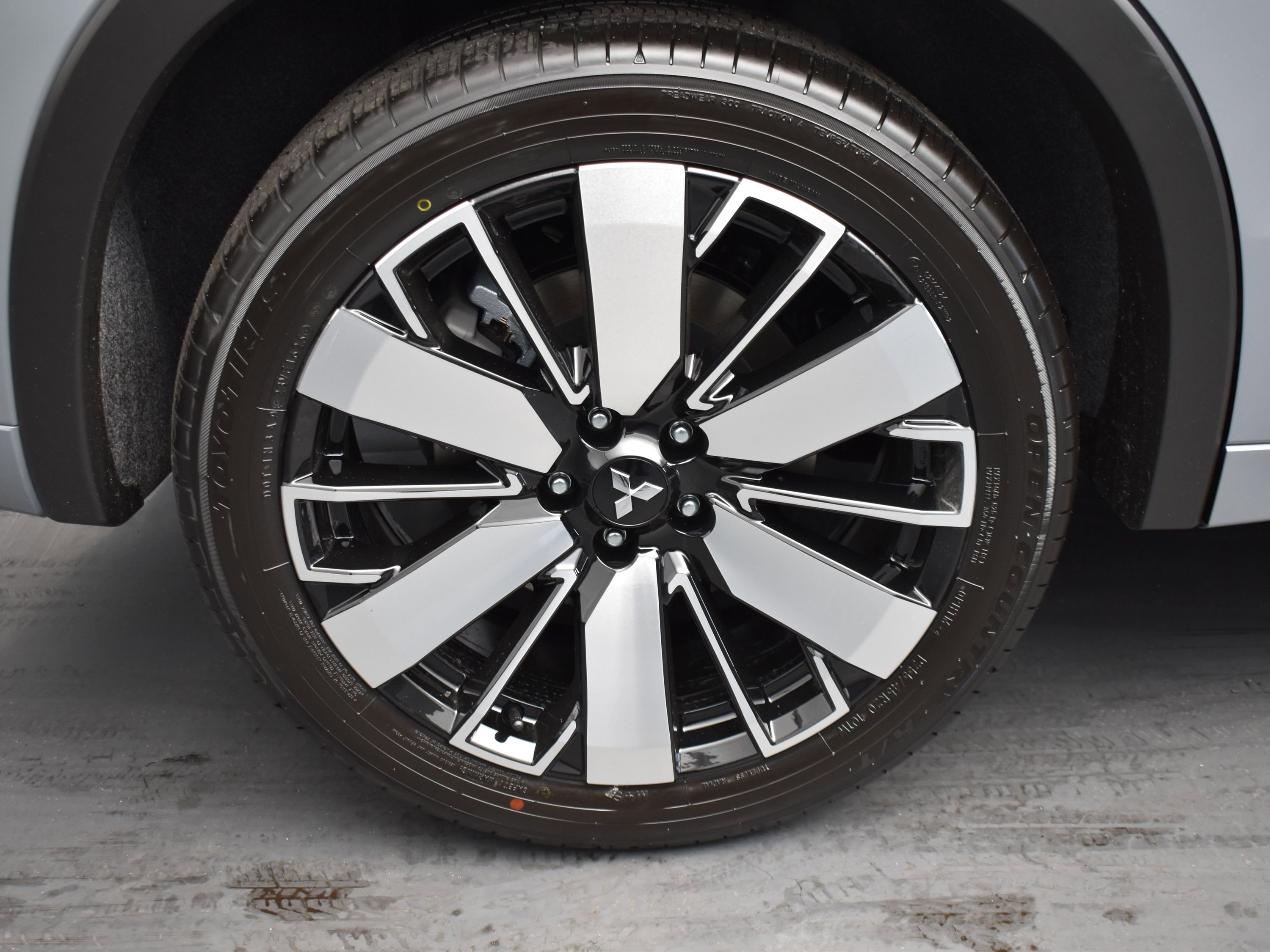2025 Mitsubishi Outlander SEL photo 19