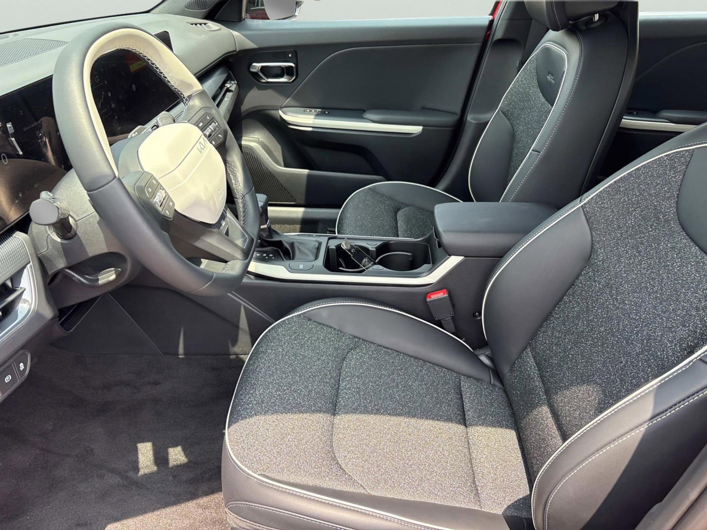 2025 Kia K4 GT-Line photo 20