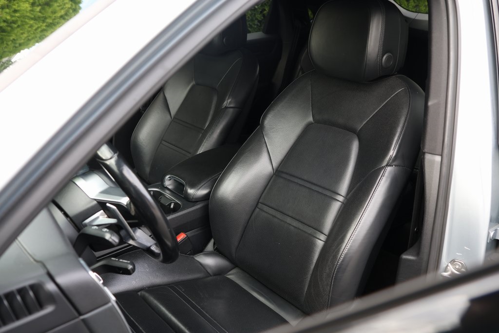 2020 Porsche Cayenne Coupe S photo 3