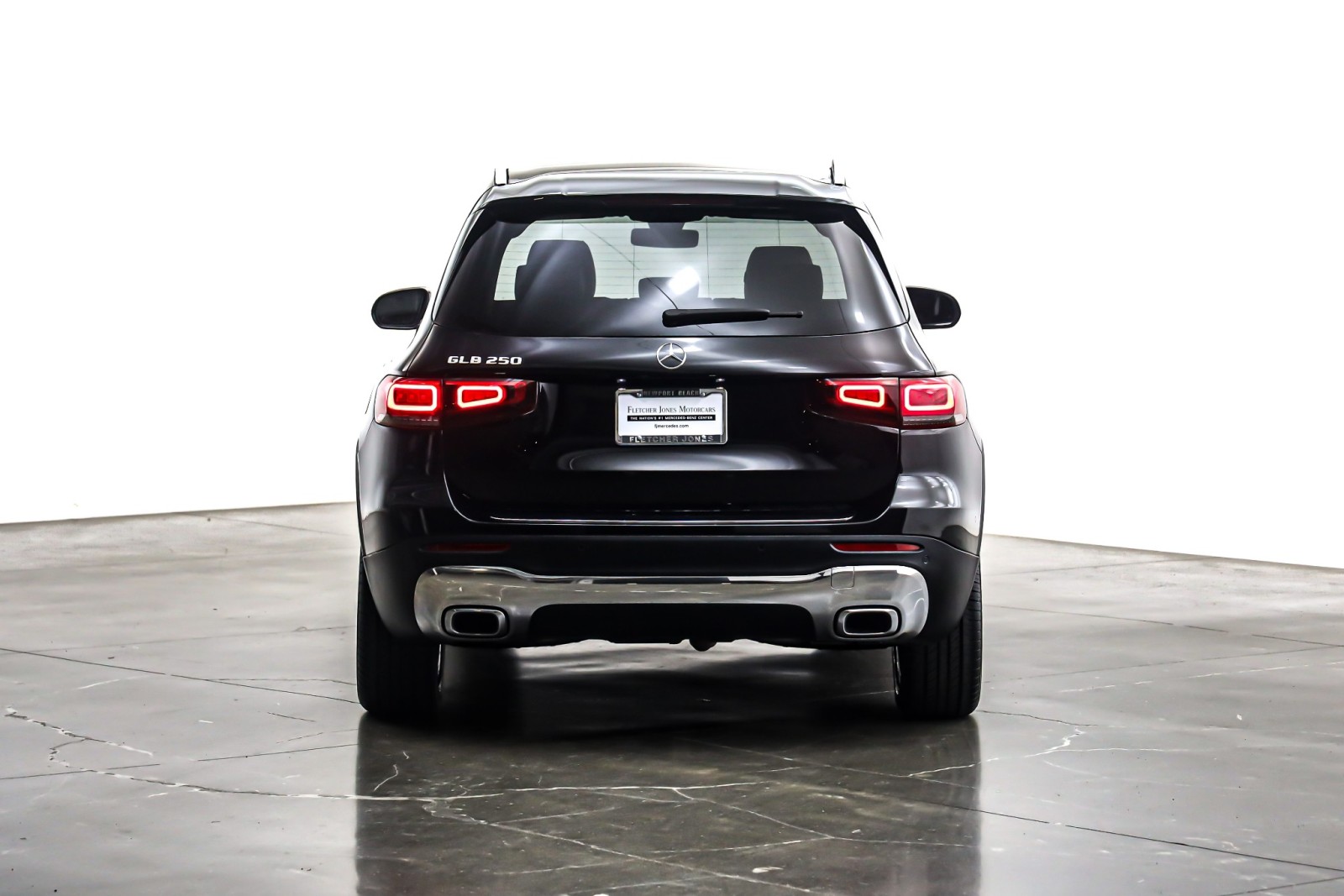 2022 Mercedes Benz GLB 250 photo 3