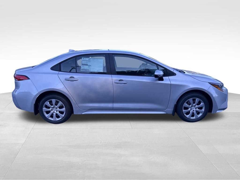 2025 Toyota Corolla LE photo 6