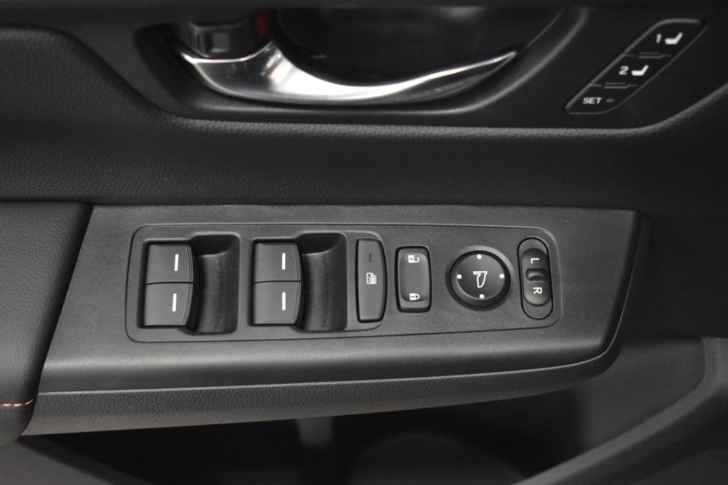 2026 Honda CR-V Hybrid Sport-L photo 8