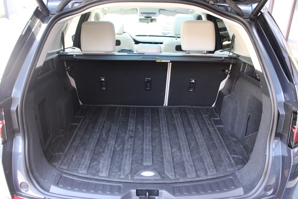 2024 Land Rover Discovery Sport S photo 19