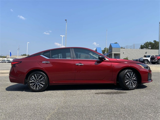 2024 Nissan Altima 2.5 SV photo 2