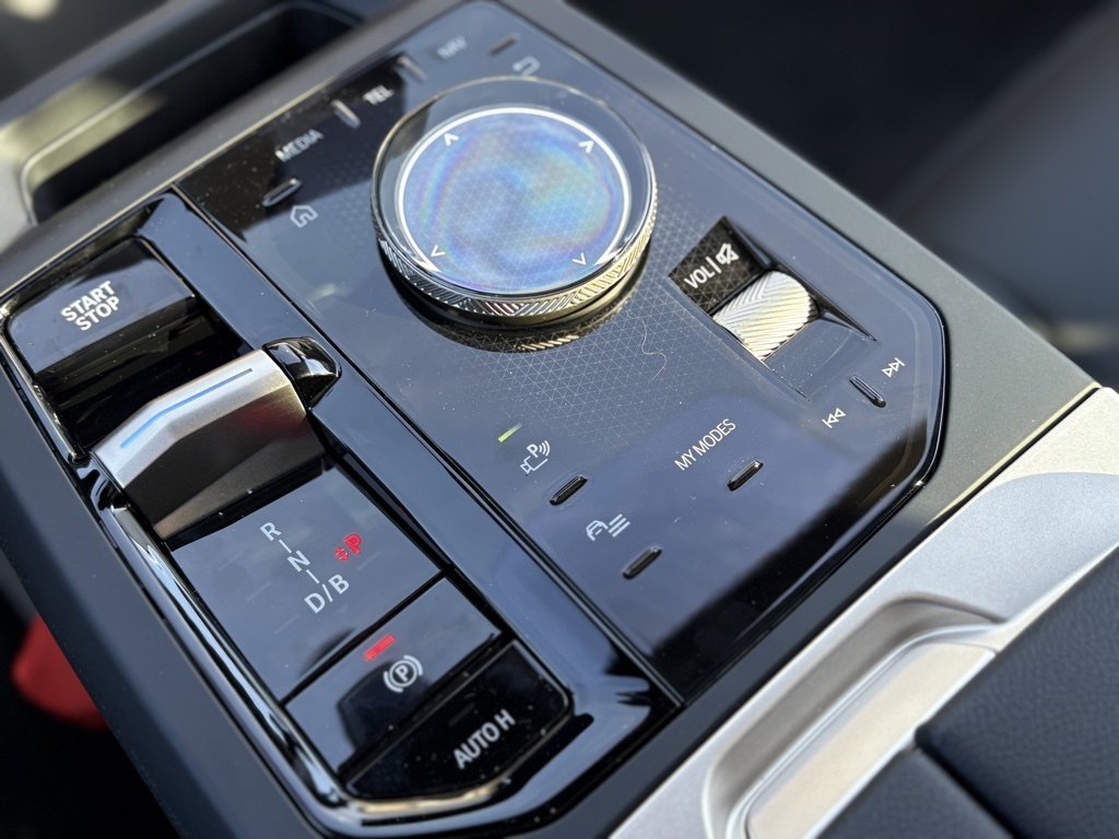 2025 Bmw iX photo 8