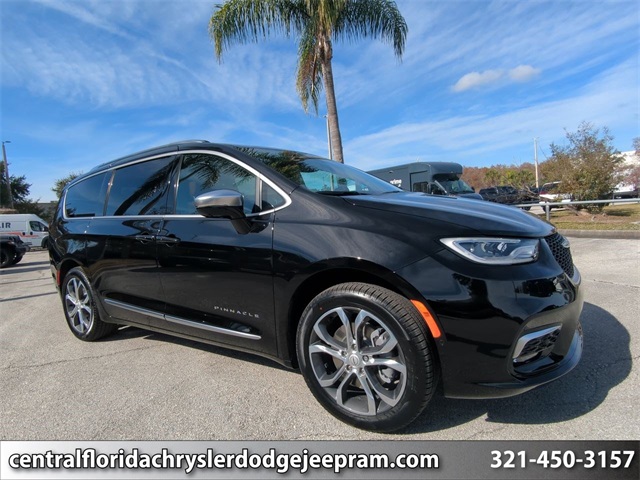 2026 Chrysler Pacifica Pinnacle's photo