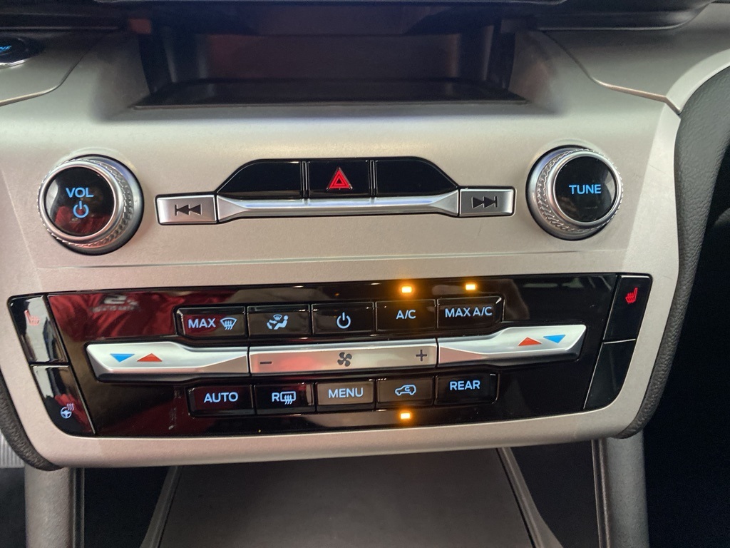 2022 Ford Explorer XLT photo 5