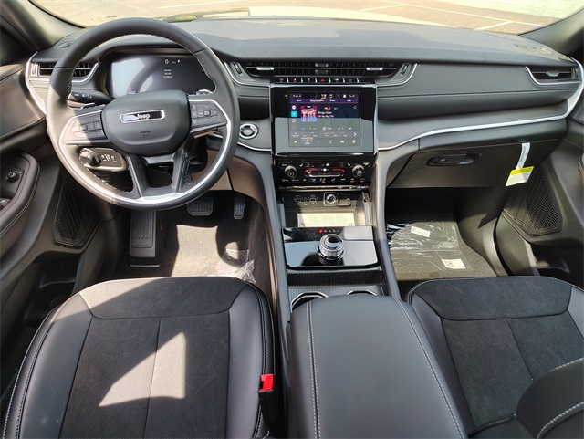 2025 Jeep Grand Cherokee Altitude X photo 13
