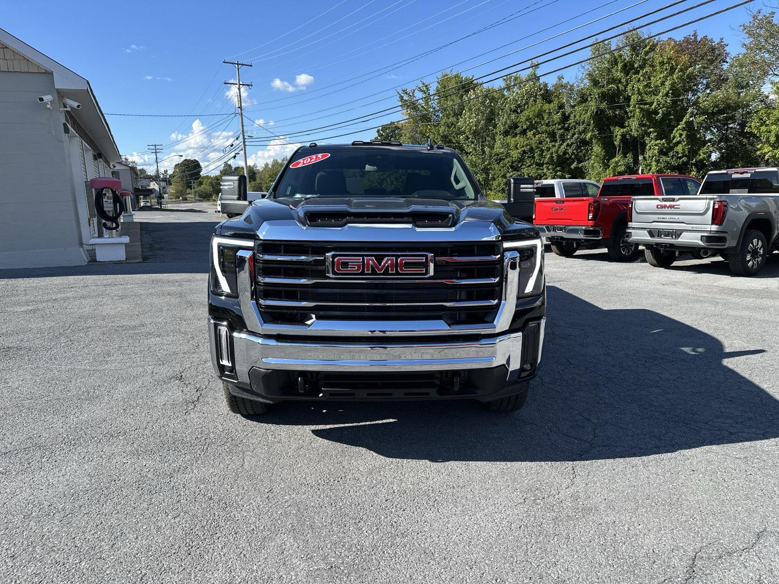 2025 Gmc Sierra 2500 HD SLE photo 2