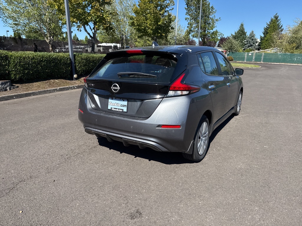 2024 Nissan Leaf S photo 7