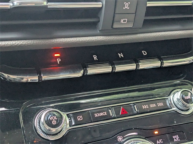 2022 Lincoln Corsair Standard photo 15