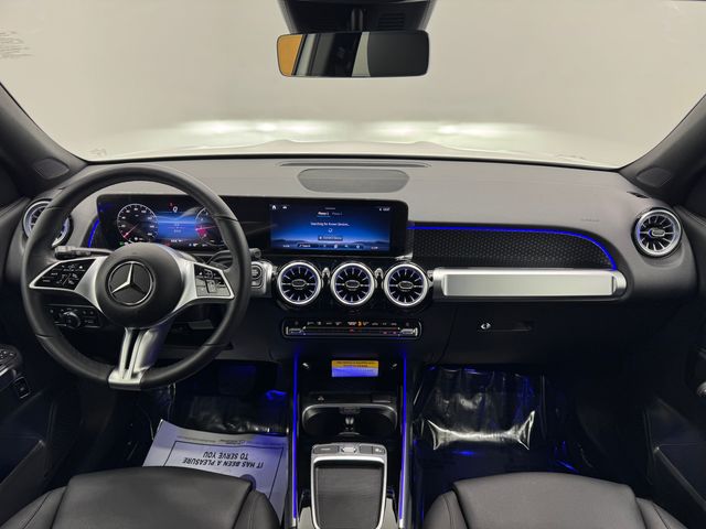 2025 Mercedes Benz GLB 250 photo 2