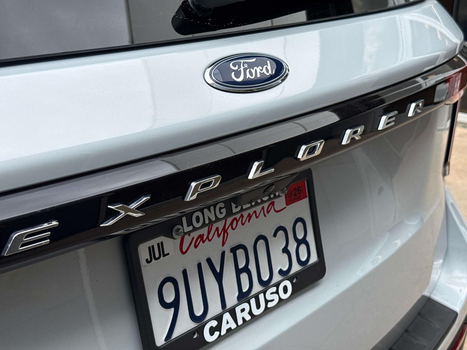 2025 Ford Explorer photo 3