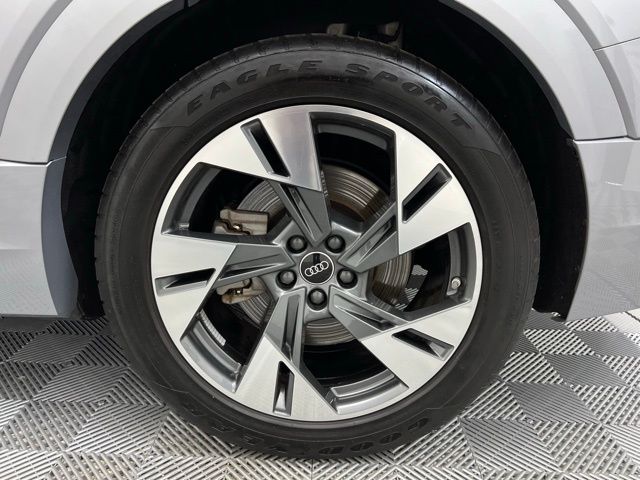2022 Audi e-tron Premium Plus photo 37