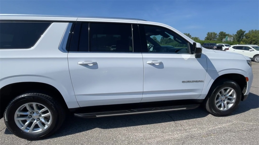2023 Chevrolet Suburban LS photo 8