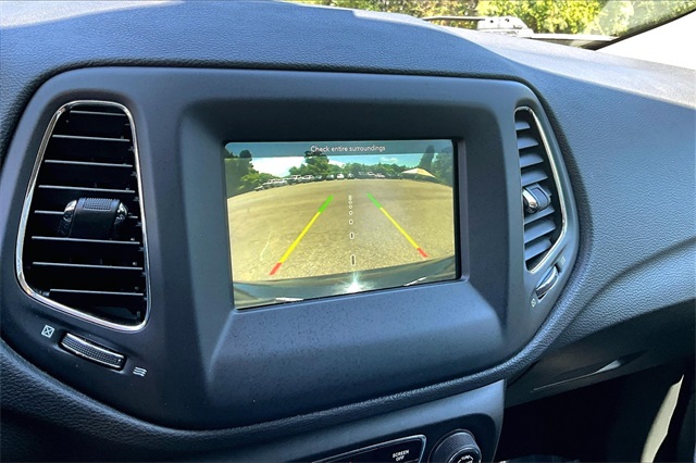 2020 Jeep Compass Latitude photo 14