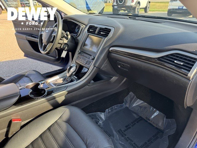 2016 Ford Fusion SE photo 32