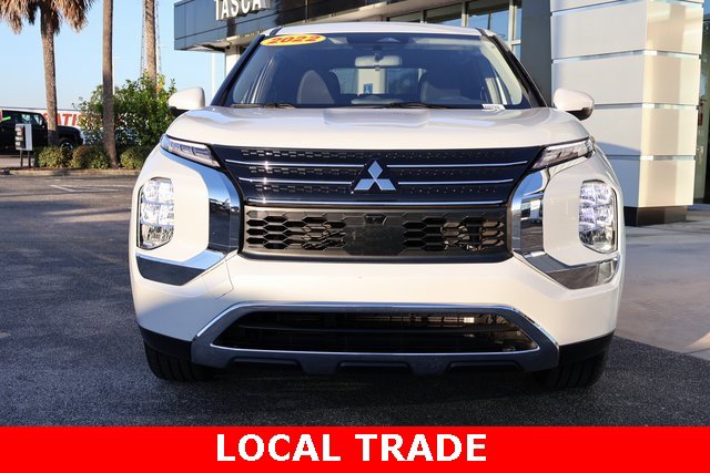 2022 Mitsubishi Outlander ES photo 2