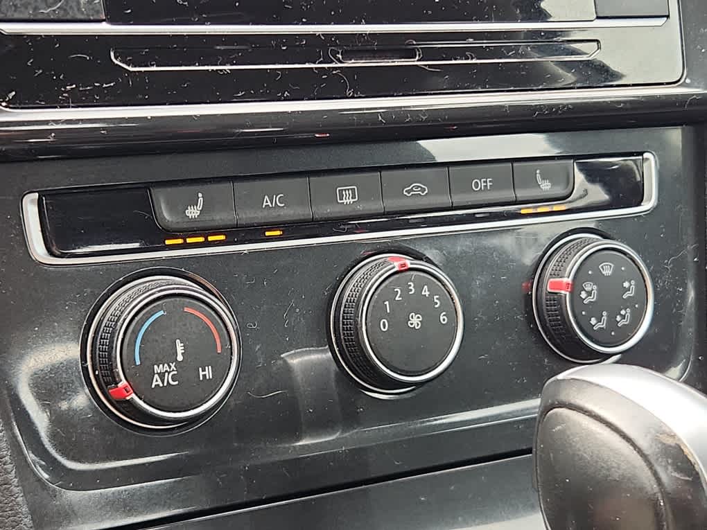 2021 Volkswagen Golf TSI photo 15