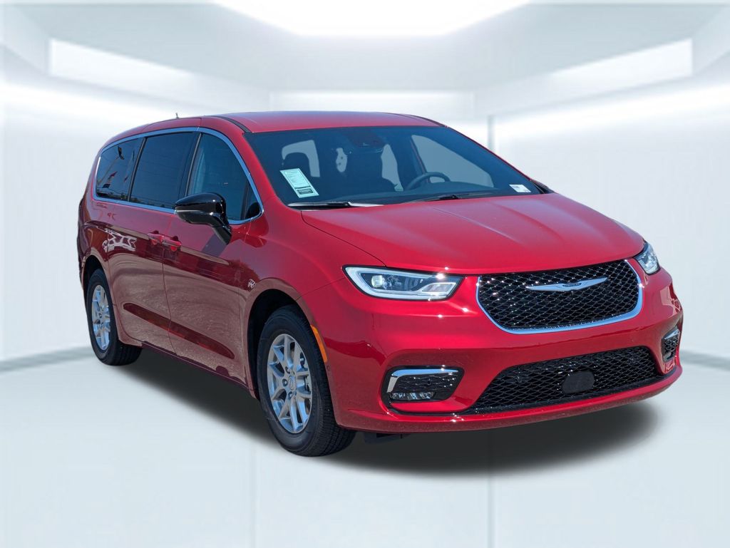 2026 Chrysler Pacifica photo 7