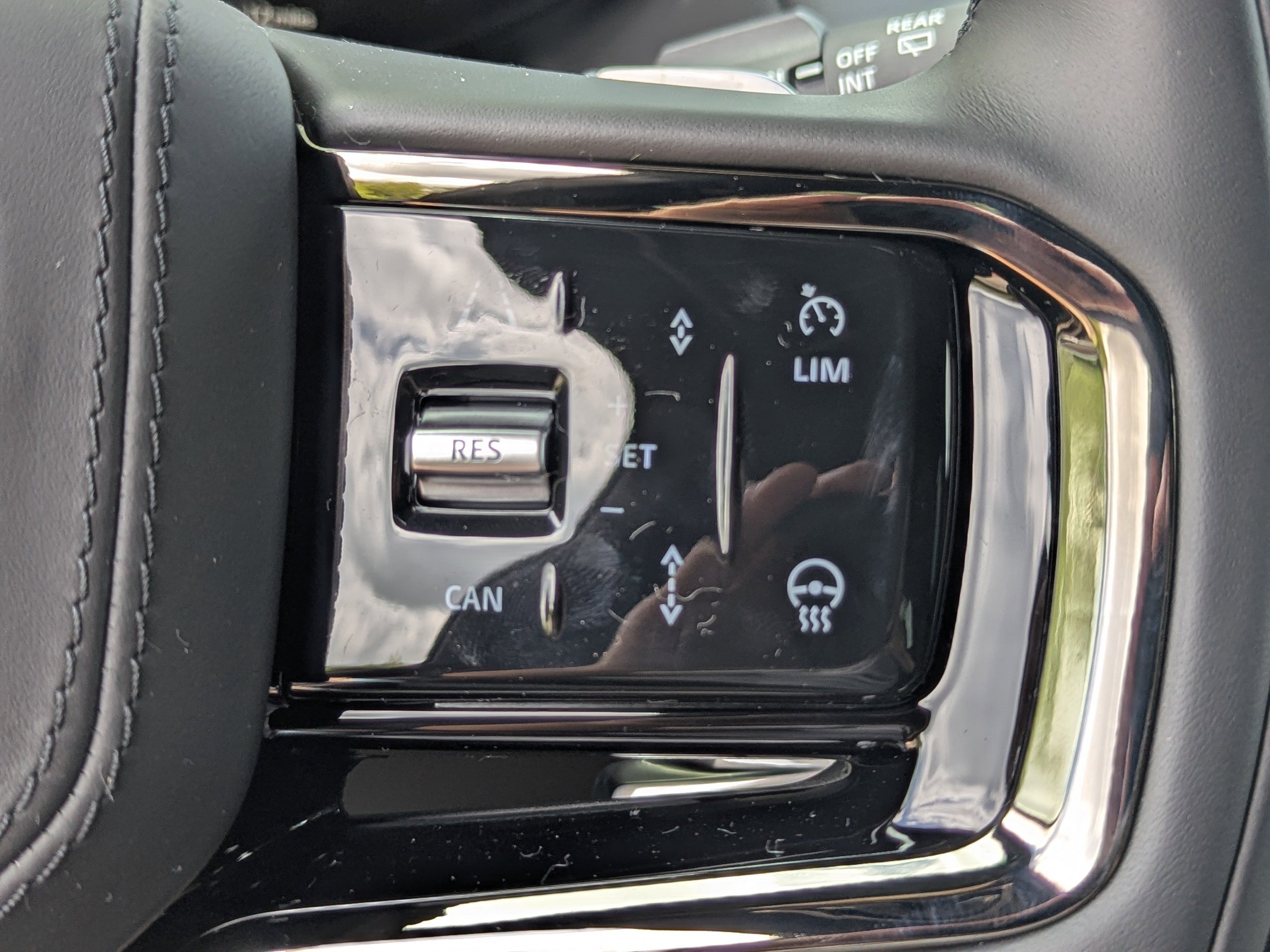 2025 Land Rover Range Rover Sport SE photo 27