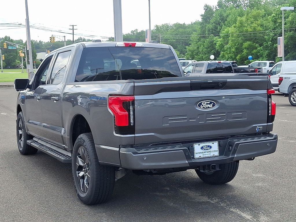 2025 Ford F-150 Lightning photo 2