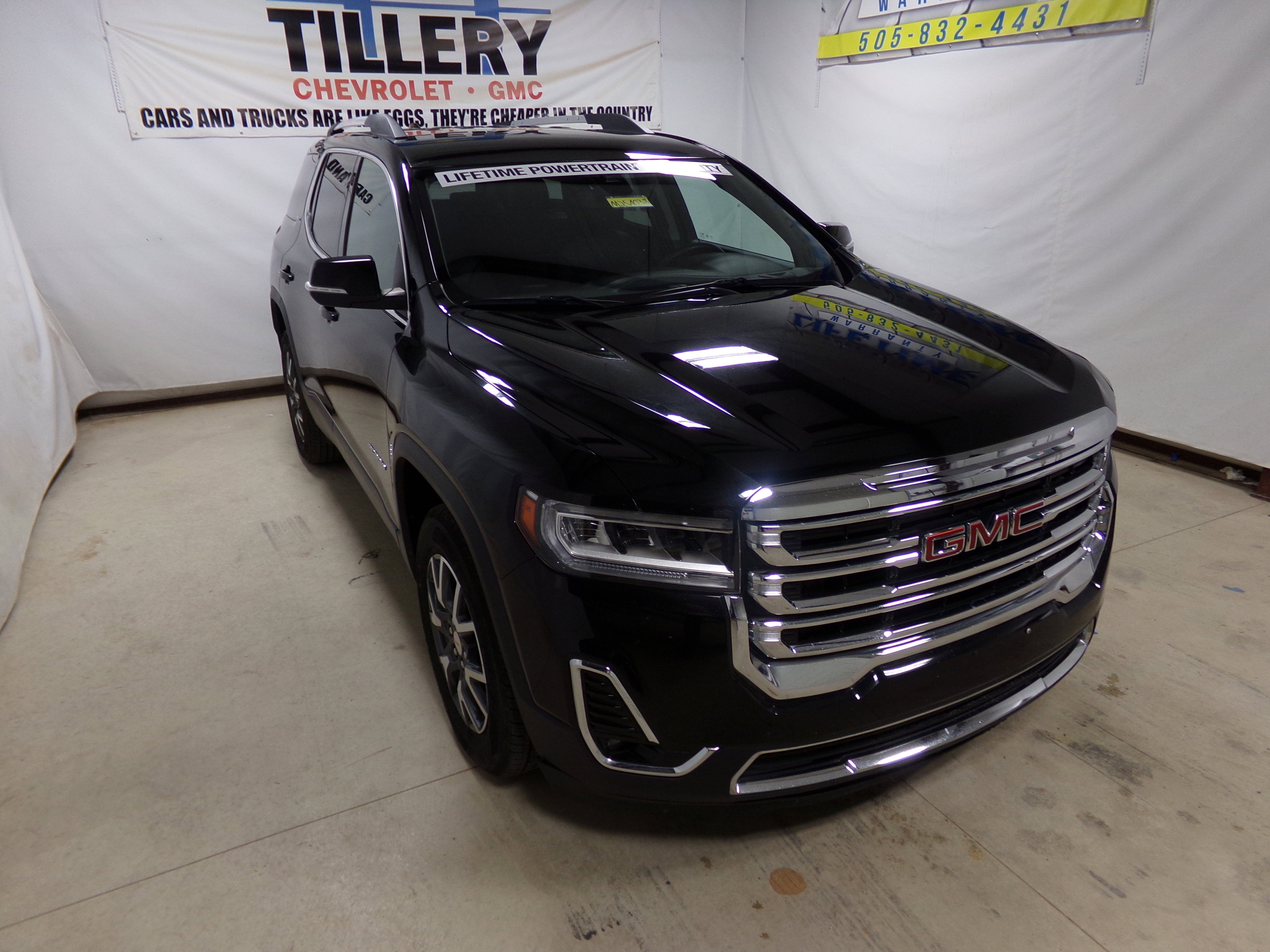 2023 GMC Acadia SLT's photo