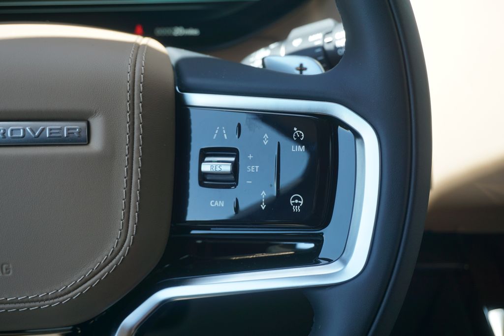 2025 Land Rover Range Rover Sport SE photo 13