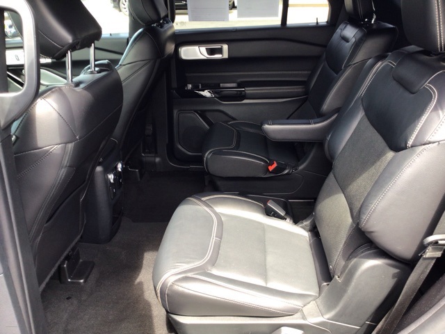 2021 Ford Explorer ST photo 19