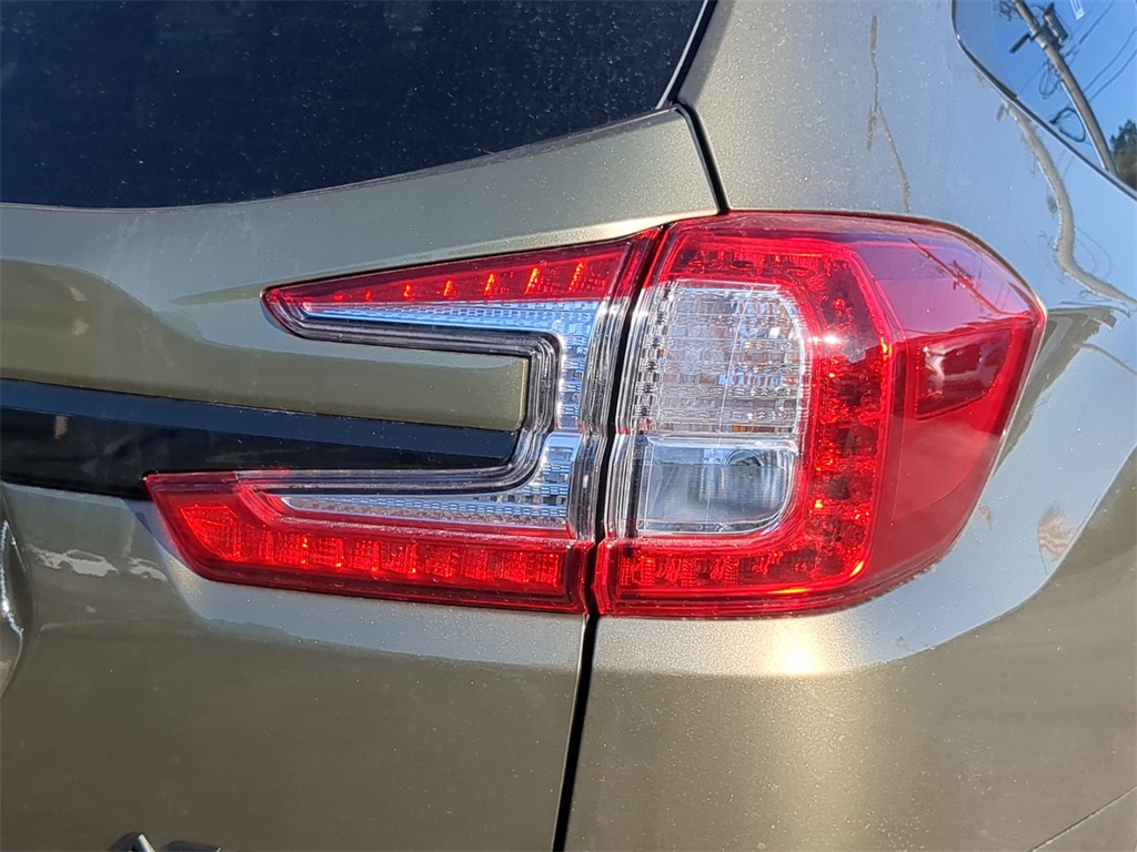 2025 Subaru Ascent Onyx Edition Touring photo 8