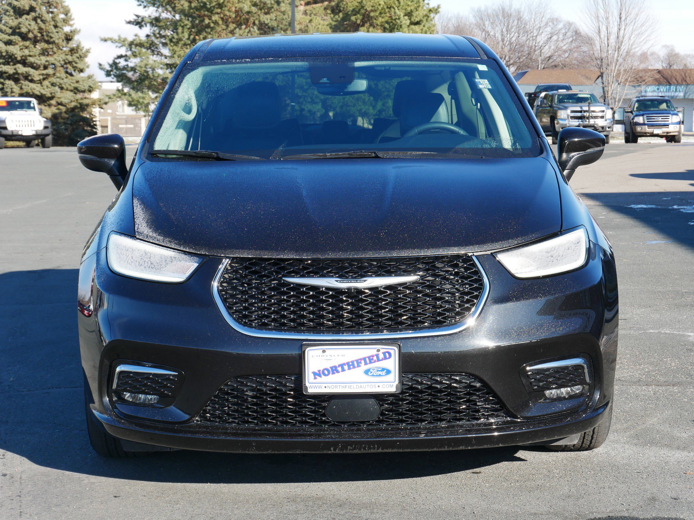 2023 Chrysler Pacifica Hybrid Touring L photo 3