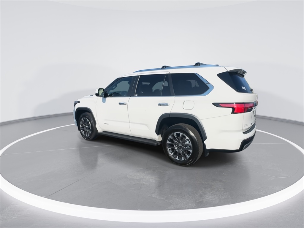 2025 Toyota Sequoia Platinum photo 5