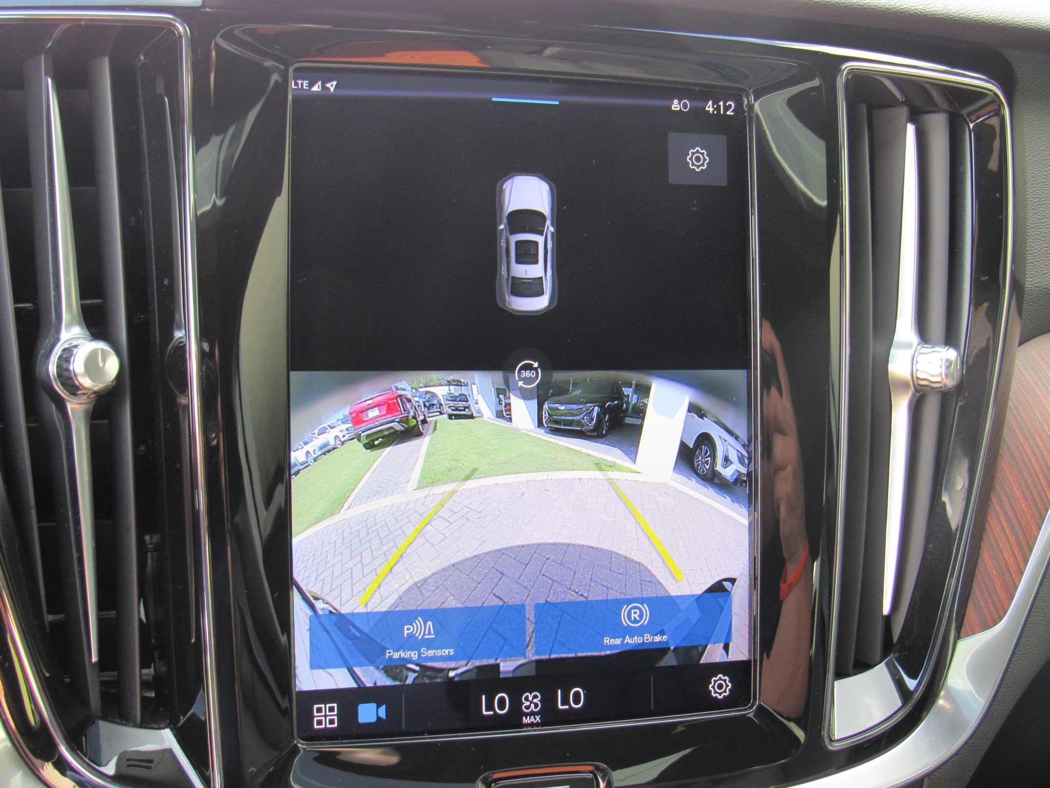 2023 Volvo S60 B5 Plus Black Edition photo 24