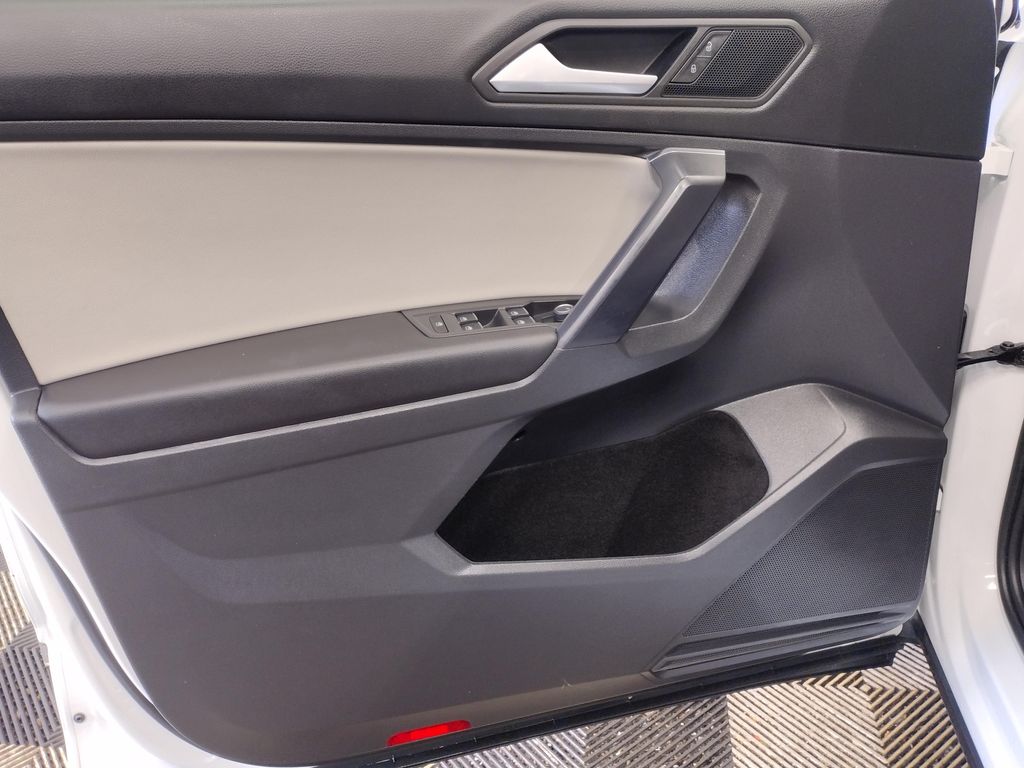 2021 Volkswagen Tiguan R-Line Black SEL photo 15