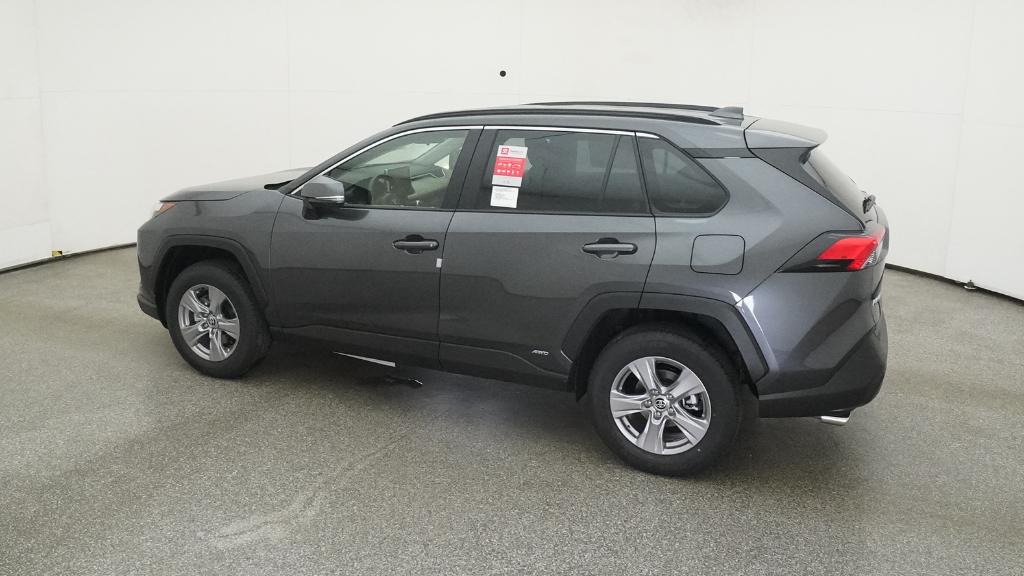 2025 Toyota RAV4 Hybrid XLE photo 11