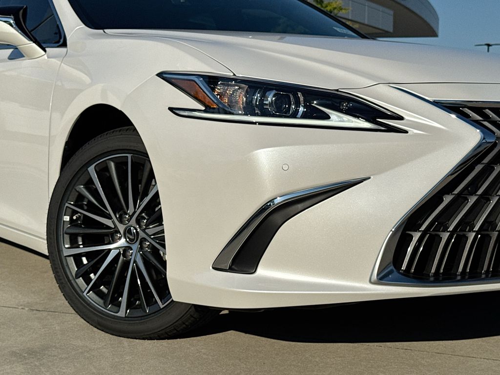 2025 Lexus ES 350 photo 7