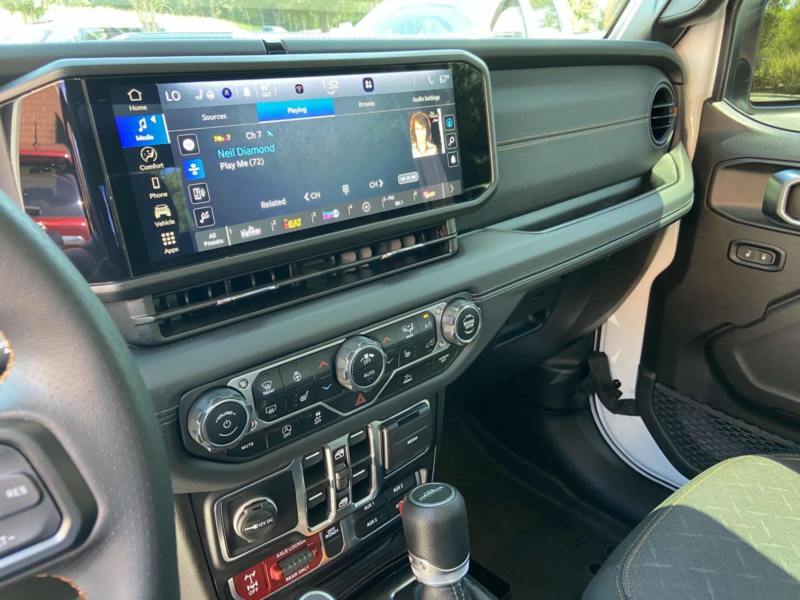 2024 Jeep Gladiator Mojave photo 12