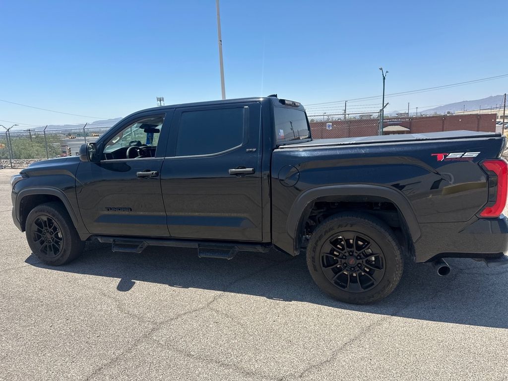 2023 Toyota Tundra SR5 CrewMax photo 9