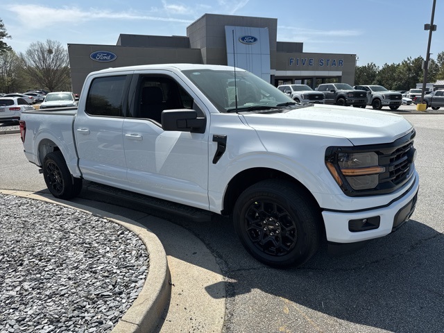 2025 Ford F-150 XLT photo 2