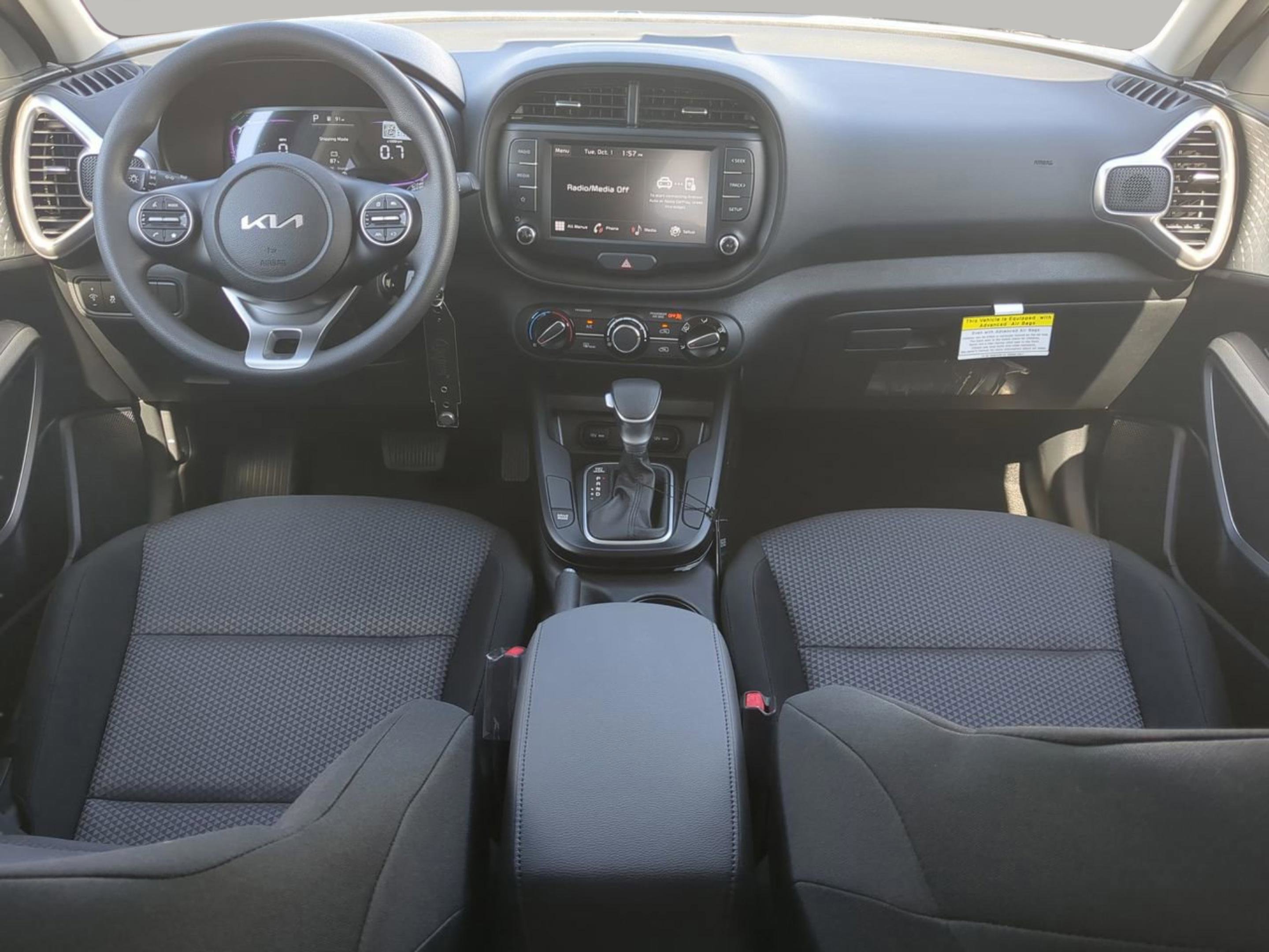 2025 Kia Soul LX photo 14