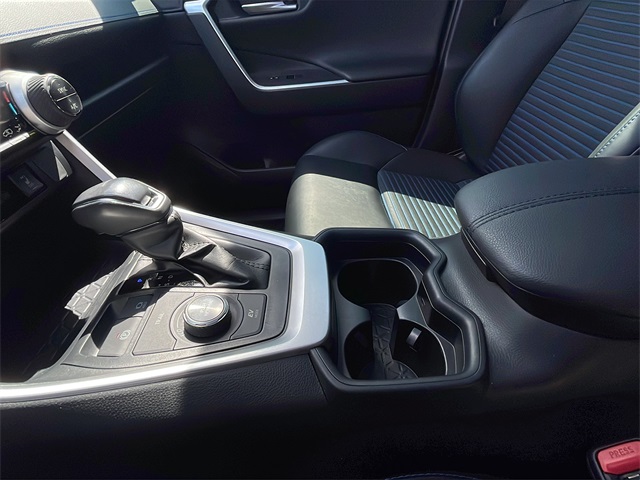 2019 Toyota RAV4 Hybrid XSE photo 21